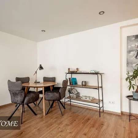 Tiigi Str Flats Beside Old Town, Parking Tartu