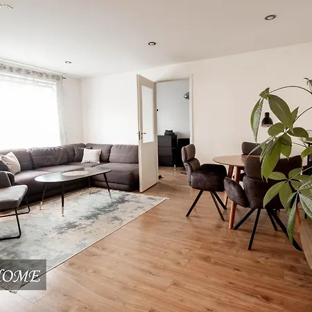 Tiigi Str Flats Beside Old Town, Parking Tartu