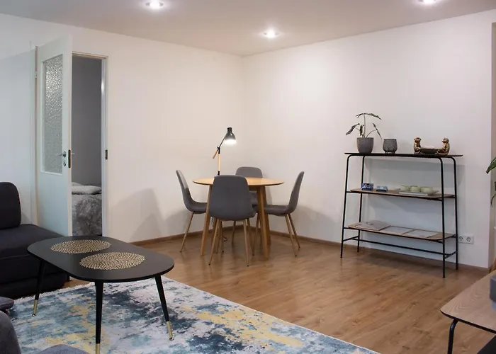 Appartamento Tiigi Str Flats Beside Old Town, Parking Tartu