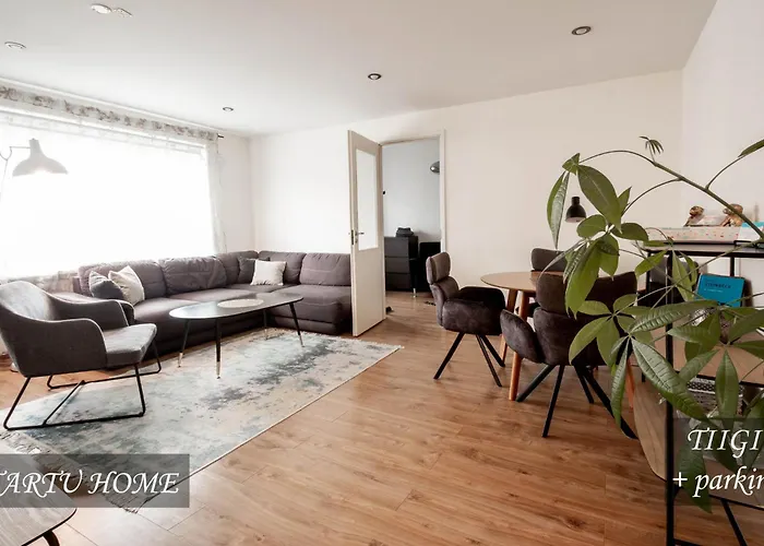 Tiigi Str Flats Beside Old Town, Parking Tartu